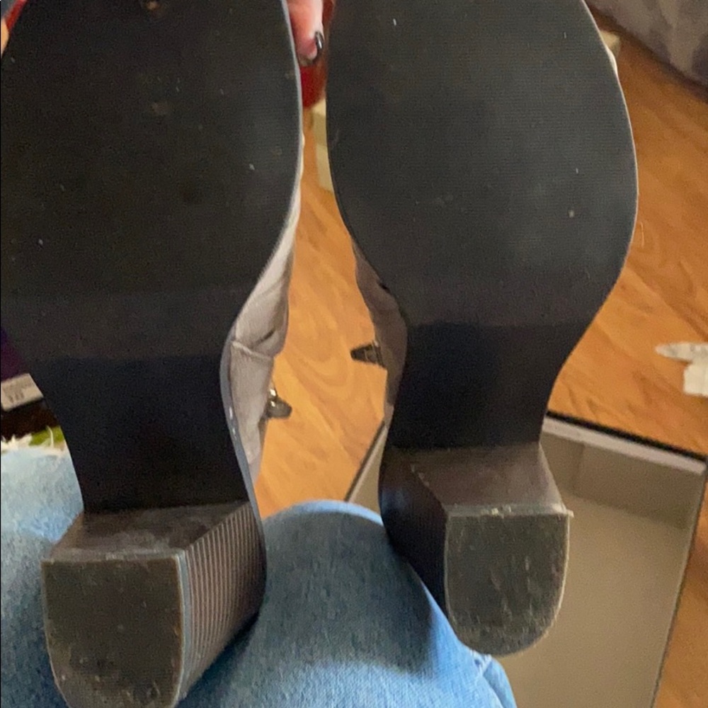 Heels/ open toe - Picture 3 of 4